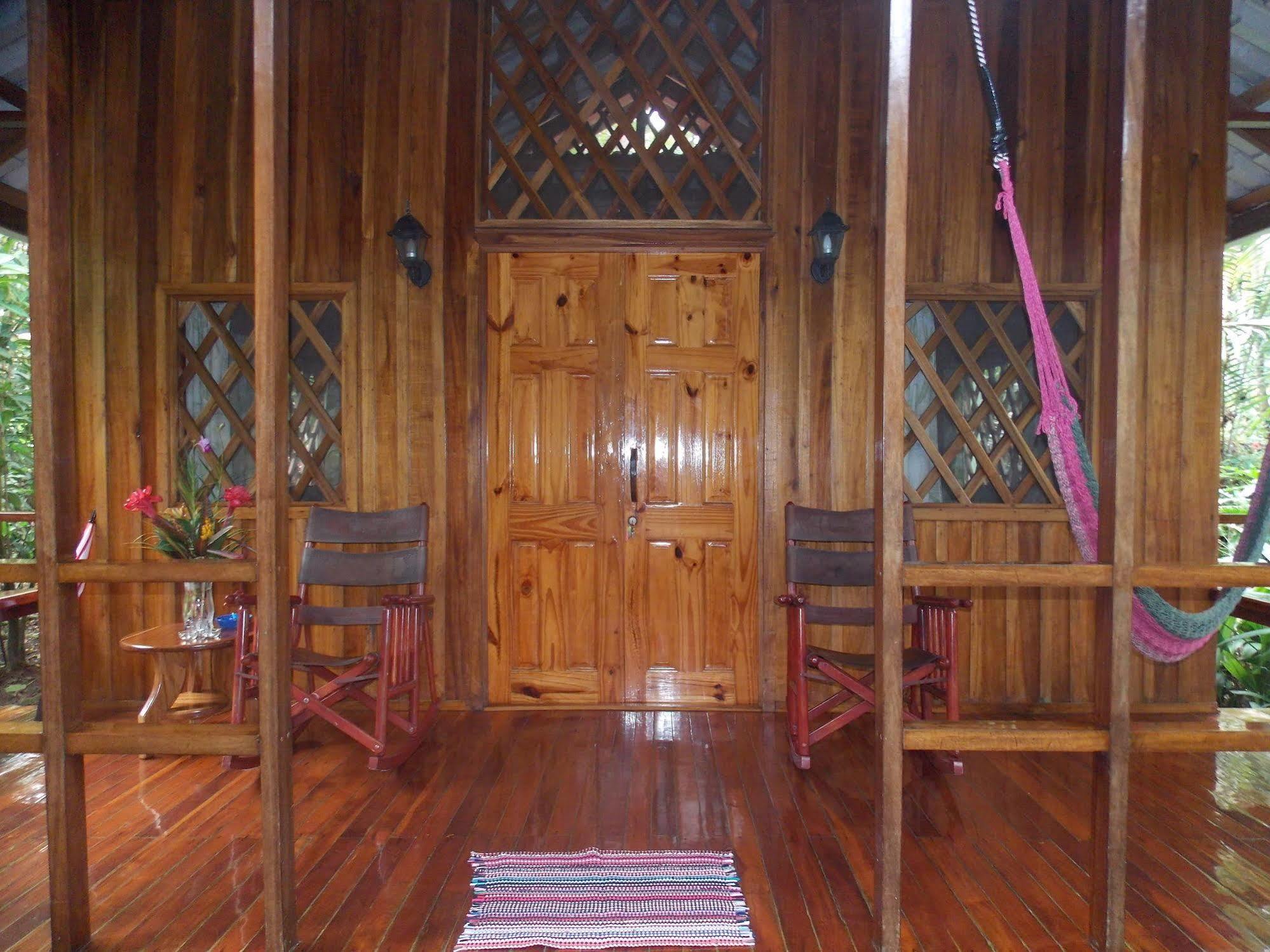 Coral Hill Bungalows Cahuita Eksteriør billede