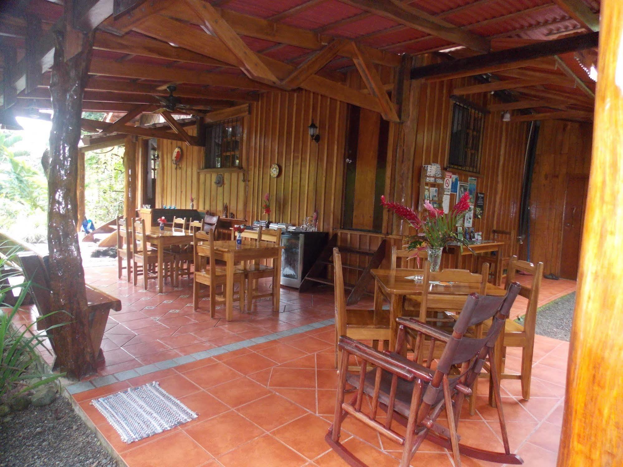 Coral Hill Bungalows Cahuita Eksteriør billede