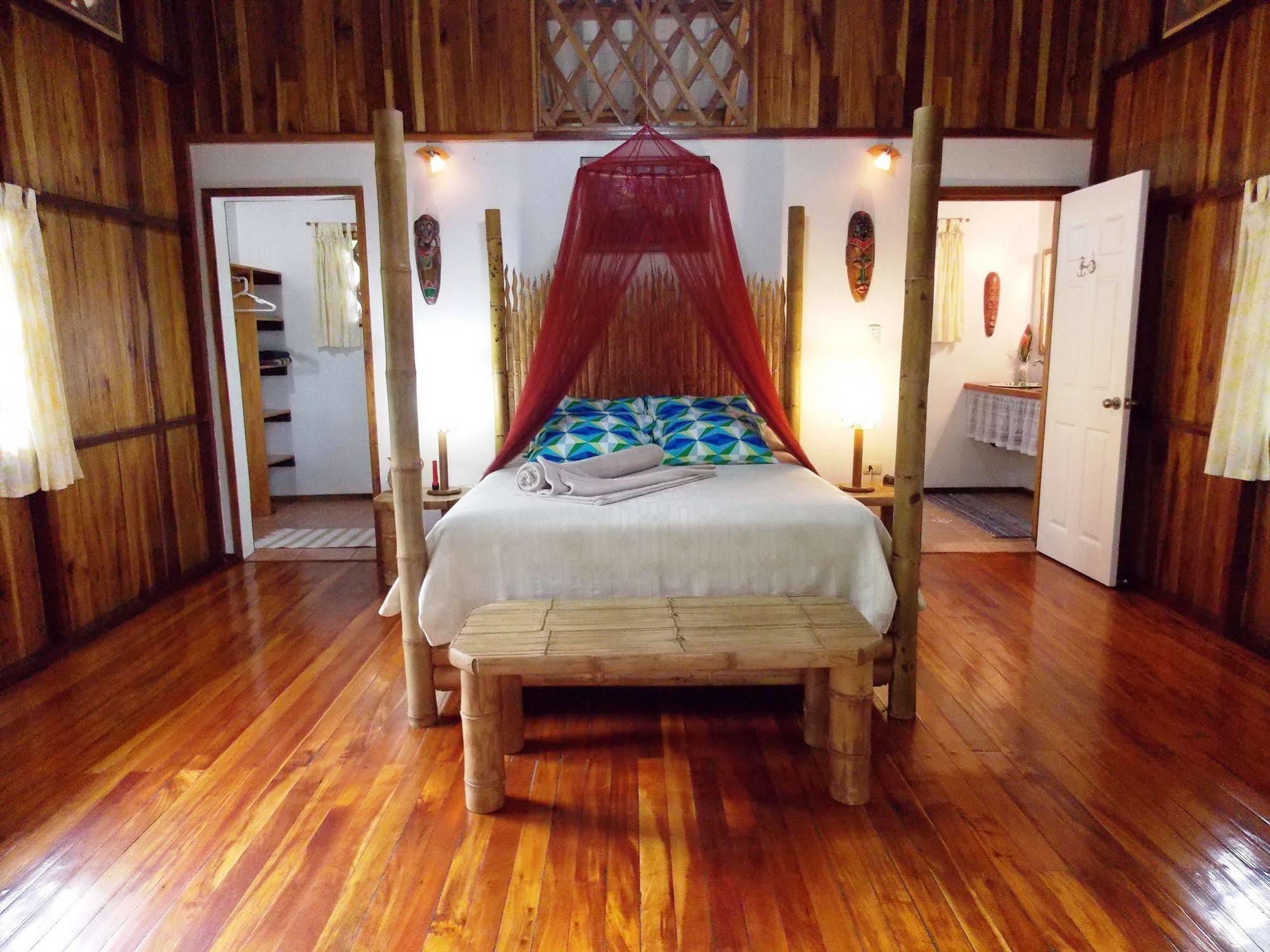 Coral Hill Bungalows Cahuita Eksteriør billede