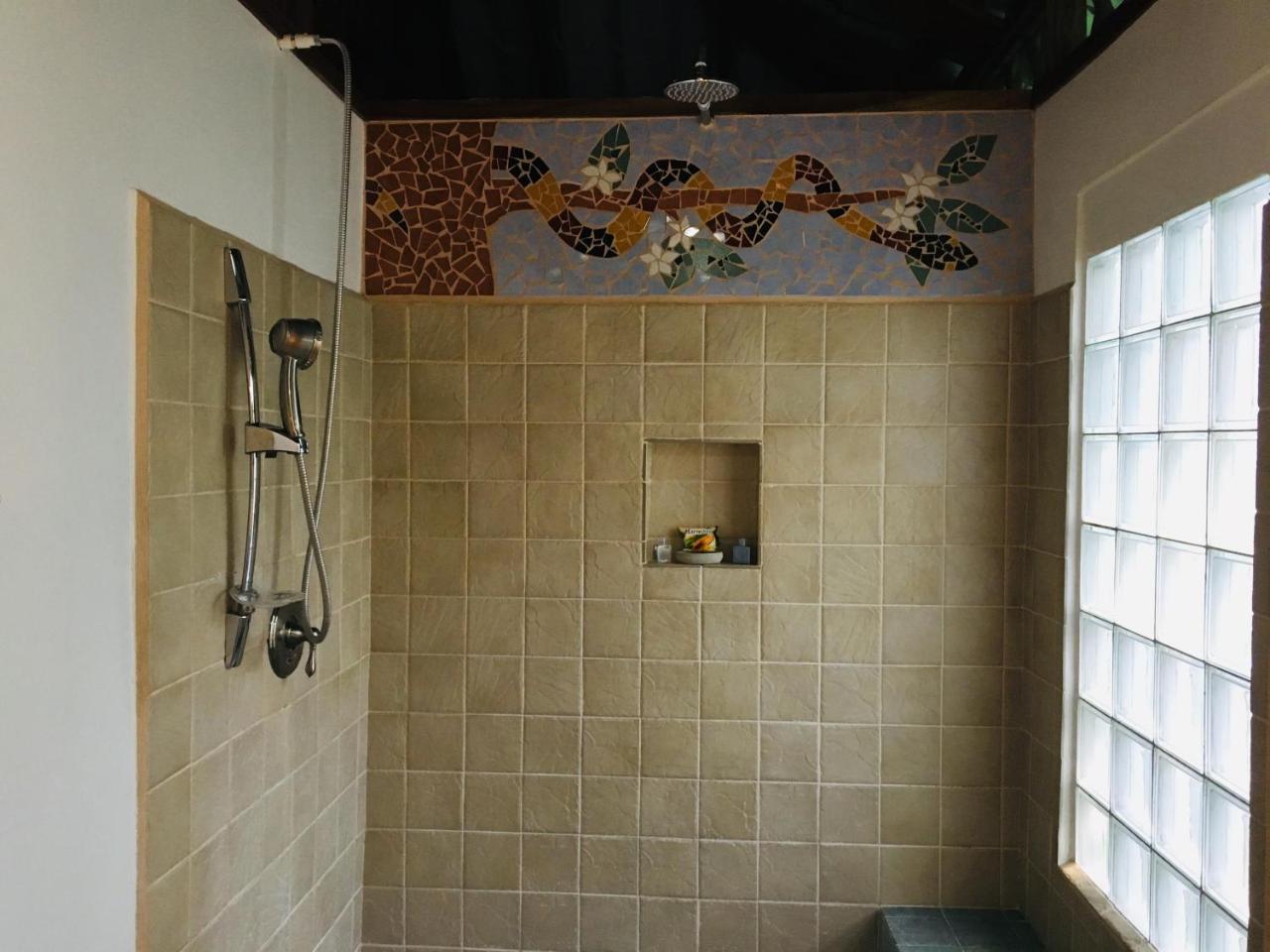 Coral Hill Bungalows Cahuita Eksteriør billede