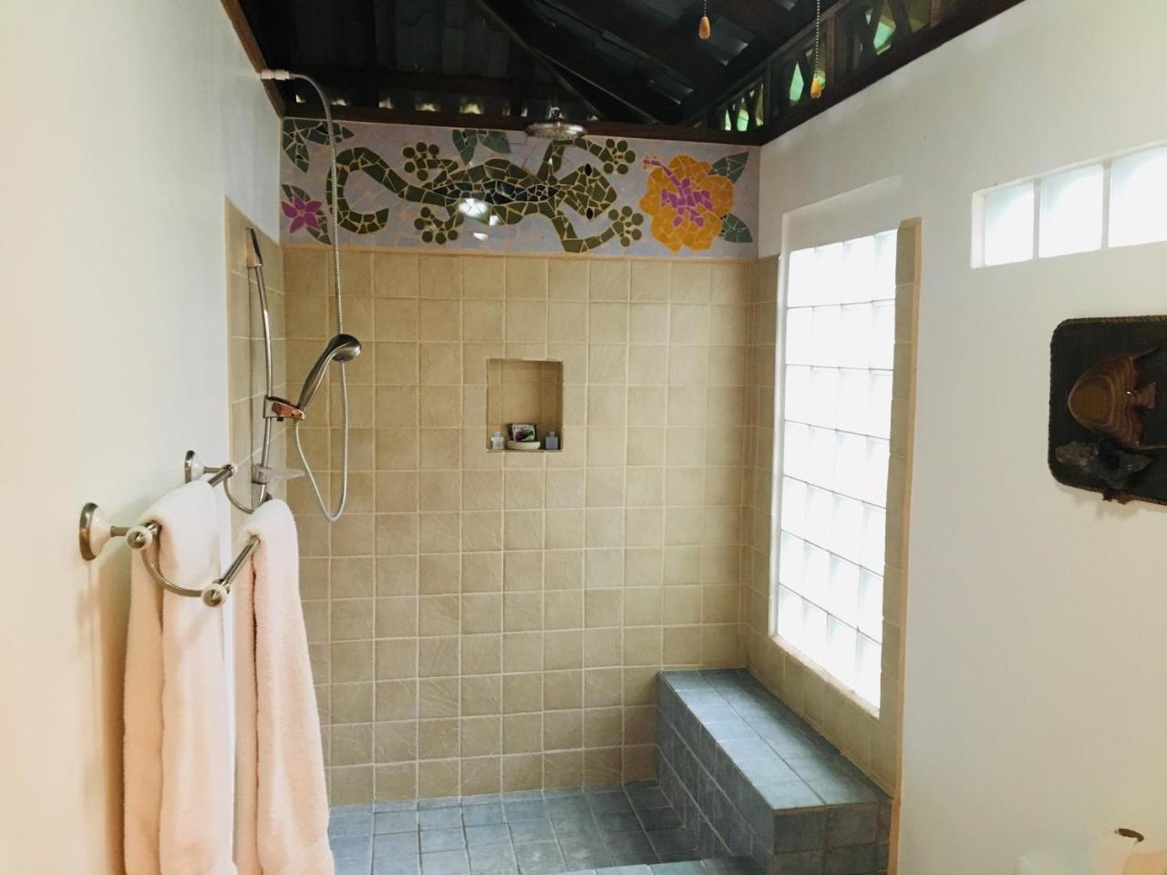 Coral Hill Bungalows Cahuita Eksteriør billede