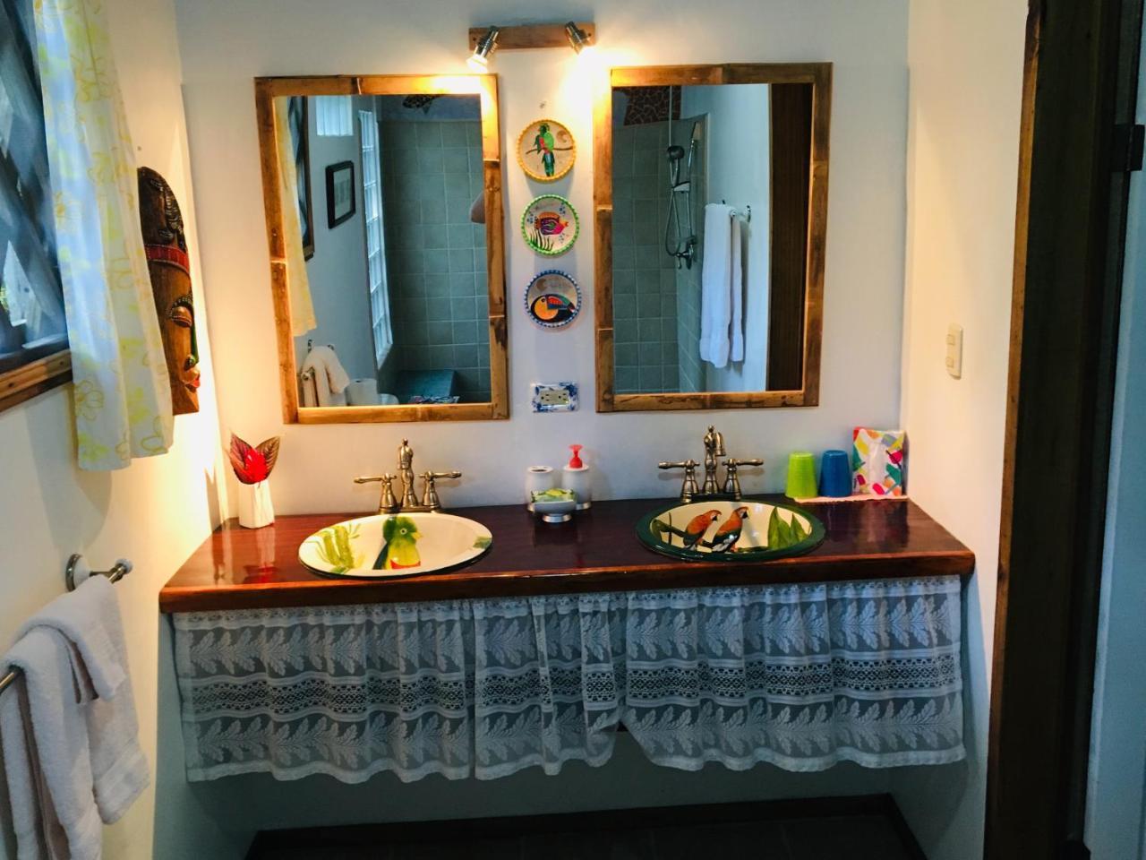 Coral Hill Bungalows Cahuita Eksteriør billede