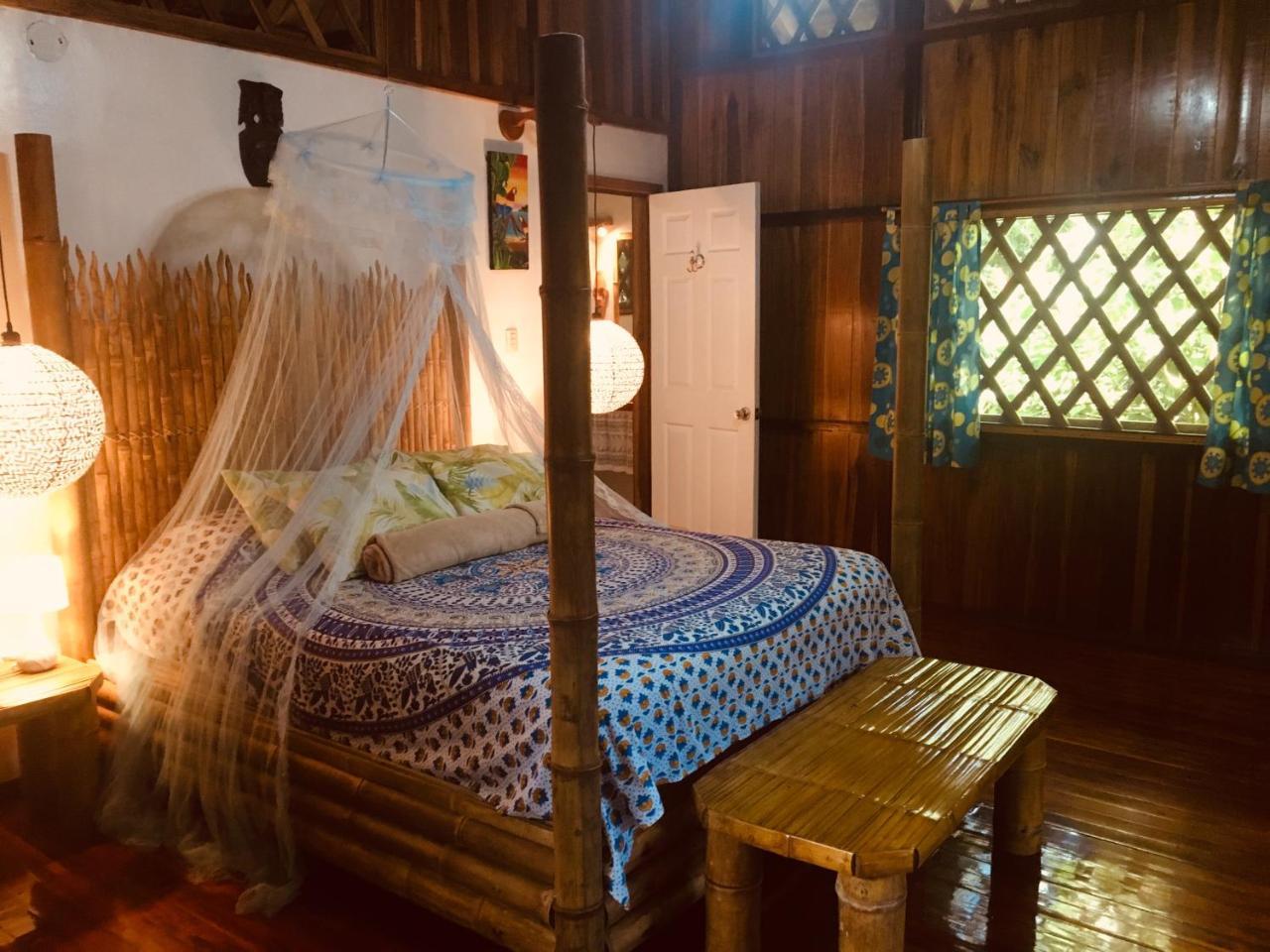 Coral Hill Bungalows Cahuita Eksteriør billede